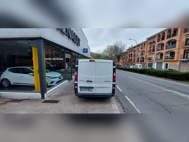 Renault Trafic 2.0 130cv foto 8